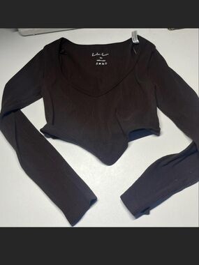 Brandy Melville Black Ribbed V-Neck Pointed Hem Cropped Long-Sleeve Top